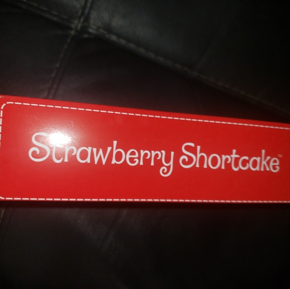 STRAWBERRY SHORTCAKE ORIGINAL 1980'S DESIGN PEACH BLUSH DOLL NIB - Picture 4 of 6